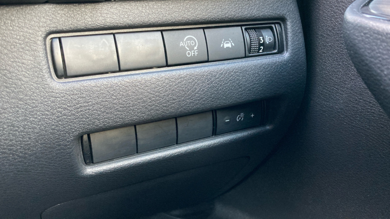 Nissan Qashqai 1.3 DiG-T MH 158 Acenta Premium 5dr Xtronic Petrol Hatchback